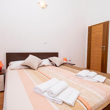 Lotusapart Premantura Bagian luar foto